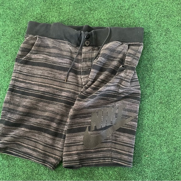 Nike sweat fleece shorts - Picture 3 of 7